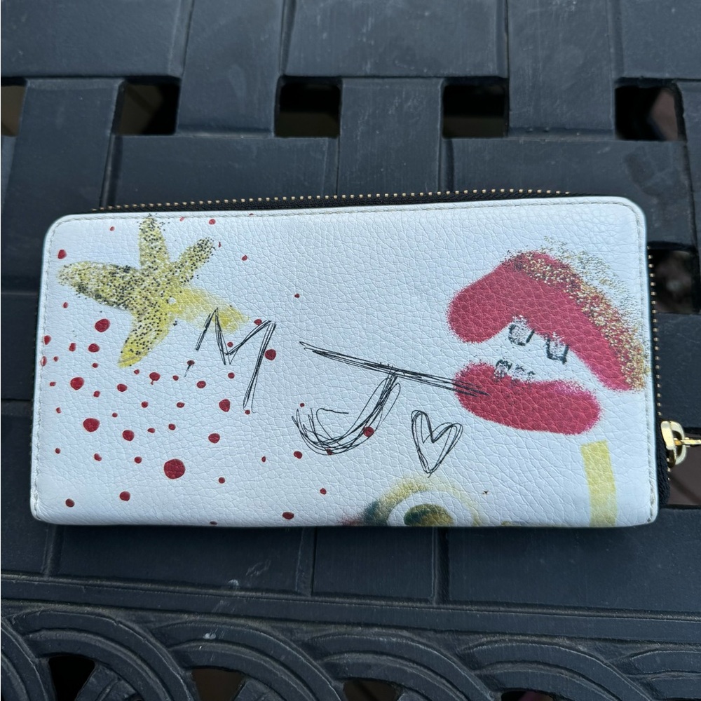 Marc Jacobs White and Red Artistic Wallet